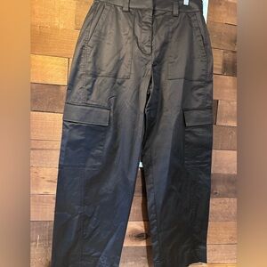 Old Navy Women's Black Costed Cargo Trouser, size 6